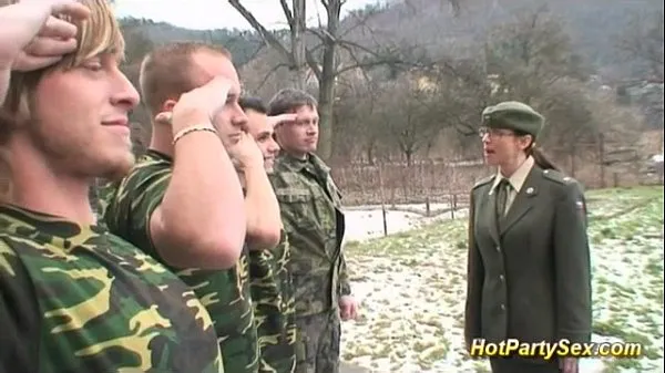 military lady gets soldiers cum Film baru yang segar