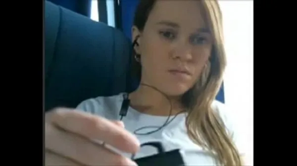 Nouveaux Horny Teen Playing On The Bus nouveaux films