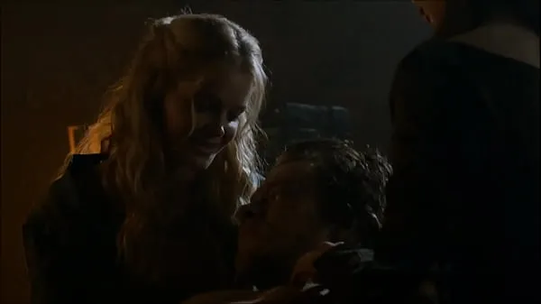 새로운 영화Alfie Allen sex & castration in Games of Thrones S03E07 신선한 영화