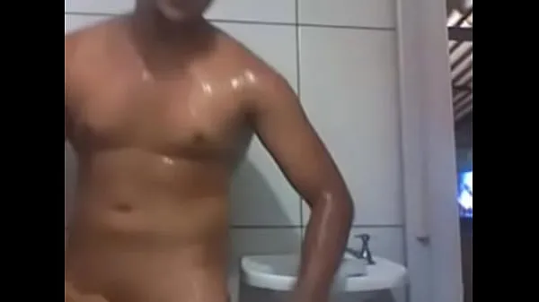 新的 Young man talks bitching and showers on cam 新鲜电影