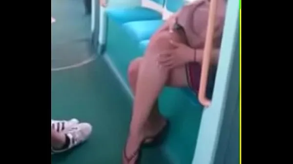 Novi Candid Feet in Flip Flops Legs Face on Train Free Porn b8 sveži filmi