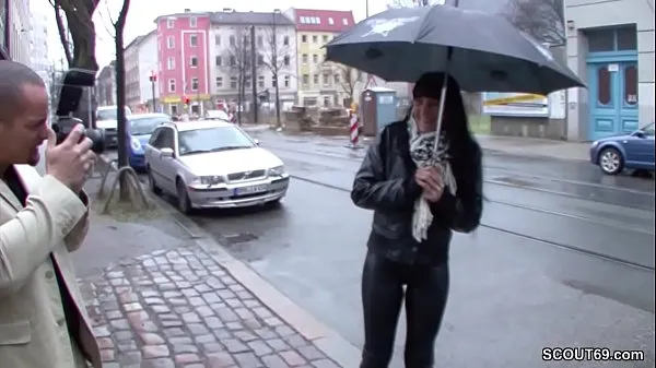 Nové Teeny is approached on the street and fucked for money nové filmy