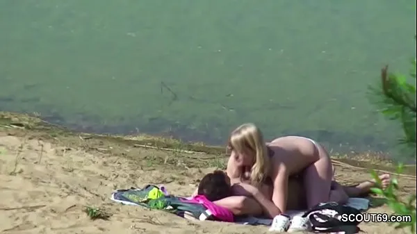 Novos Voyeur jovem casal alemão foda-se na praia de Hamburgo filmes recentes