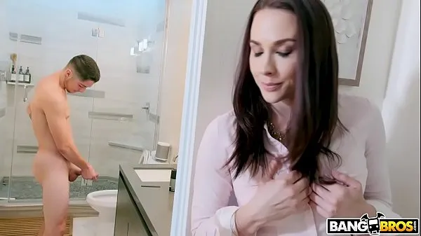BANGBROS - Stepmom Chanel Preston Catches Jerking Off In Bathroom Filem baharu baharu