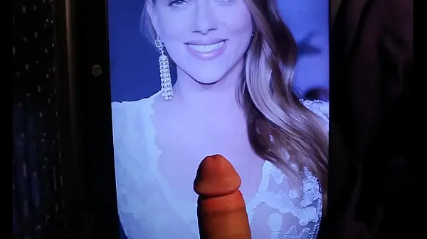 新的 Scarlett Johansson Face and Tits Cum Tribute (Cum Facial 新鲜电影