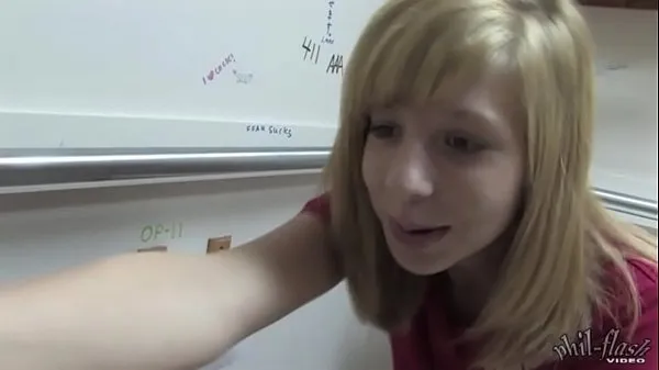 Nya Chastity Lynn fucks a wall-mounted dildo in bathroom [720p färska filmer