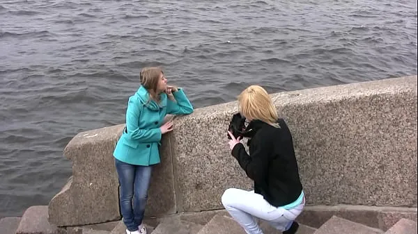 Nye Lalovv A / Masha B - Taking pictures of your friend ferske filmer