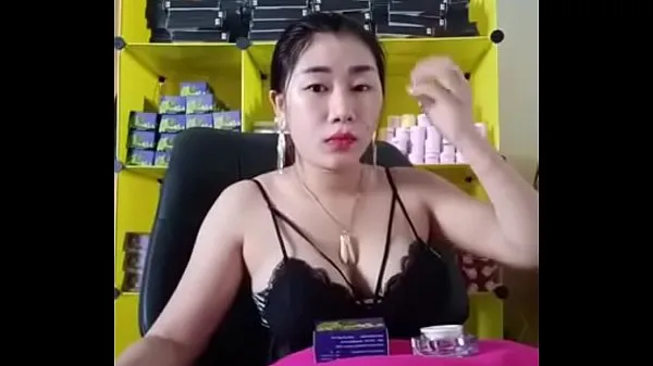 Nye Khmer Girl (Srey Ta) Live to show nude friske film