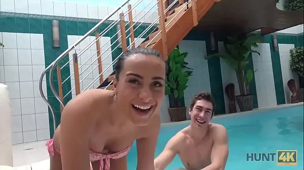 Nye HUNT4K. Young nasty slut sucks dick and gets pounded by the pool ferske filmer