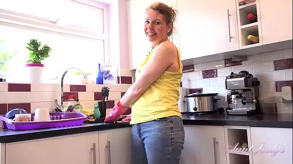 نئی AuntJudys - 46yo Natural FullBush Amateur MILF Alexia gives JOI in the Kitchen تازہ فلمیں