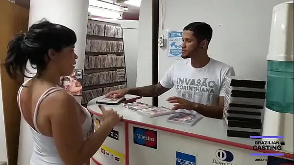 Uusia HOT GIRL GOES TO THE LAN HOUSE TO ACCESS THE INTERNET OR WATCH DVD AT THE SÃO PAULO STORE AND ENDS UP HAVING SEX BY THE OWNER OF THE LAN HOUSE.(WATCH X VIDEO RED tuoretta elokuvaa