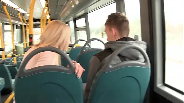 Nya Sexy exhibitionist strips and pisses on the bus and again outdoors and goes to the intercom naked färska filmer