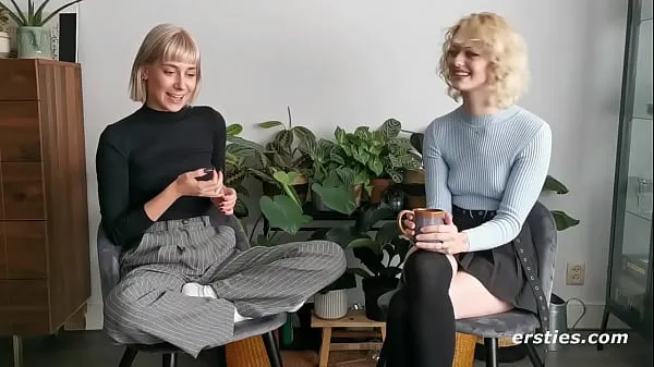 Új Blonde's First Time Eating Pussy friss filmek