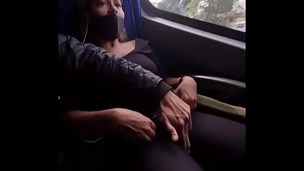 새로운 영화I asked a stranger to play a siririca inside the bus for me 신선한 영화