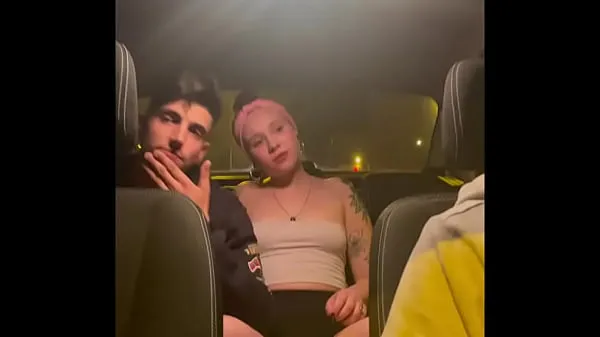 Nye friends fucking in a taxi on the way back from a party hidden camera amateur ferske filmer