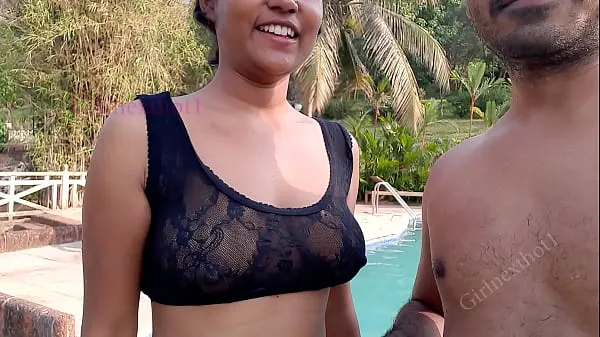 Nya Indian Wife Fucked by Ex Boyfriend at Luxurious Resort - Outdoor Sex Fun at Swimming Pool färska filmer
