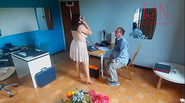 ENF Stupid secretary concludes a contract with the buyer. The manager fucks her in the mouth and in the pussy Filem baharu baharu