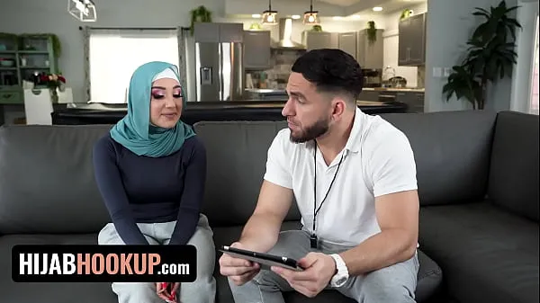 نئی Hijab Hookup - Beautiful Big Titted Arab Beauty Bangs Her Soccer Coach To Keep Her Place In The Team تازہ فلمیں