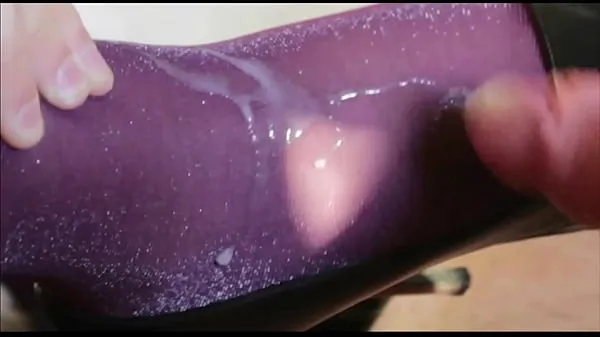 Nieuwe Nylon cumshot on lurex purple pantyhose feet nieuwe films