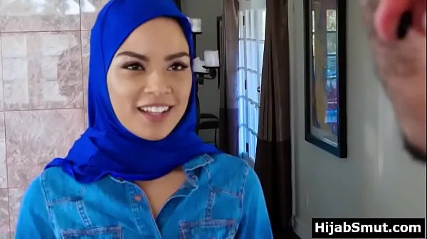 Novi Hot muslim girl threesome banged by movers sveži filmi