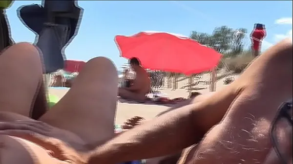 نئی LLEEMEE (7) -Fun in the nudist beach in front of a man who din't notice at all تازہ فلمیں
