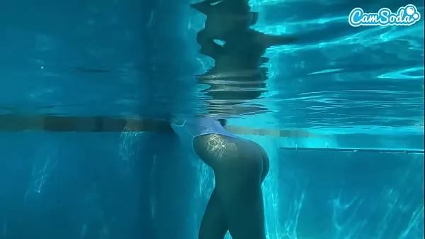 Nye Underwater Sex Amateur Teen Crushed By BBC Big Black Dick ferske filmer