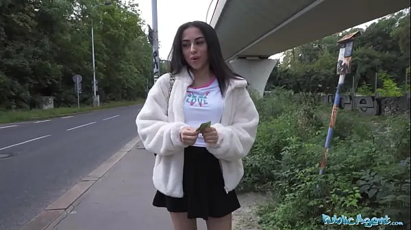 Nye Public Agent - Pretty British Brunette Teen Sucks and Fucks big cock outside after nearly getting run over by a runaway Fake Taxi friske film