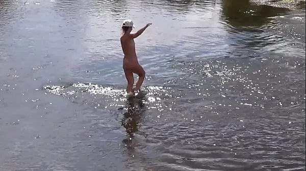 Russian Mature Woman - Nude Bathing Film baru yang segar