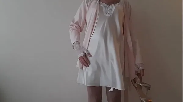 Yeni Crossdresser wears lingerie with flower print and Masturbates in it yeni Filmler