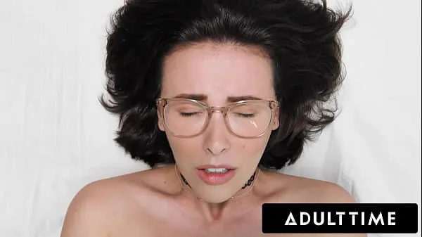 Nowe ADULT TIME - How Women Orgasm With Casey Calvertświeże filmy