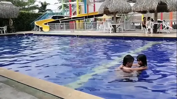 नई We gave each other a delicious fuck the dwarf and I in the pool we started masturbating and fucked until he ran ताज़ा फिल्में