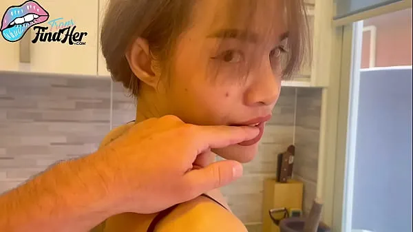 Nye Asian Ladyboy Housewife Fucked in the Kitchen friske film
